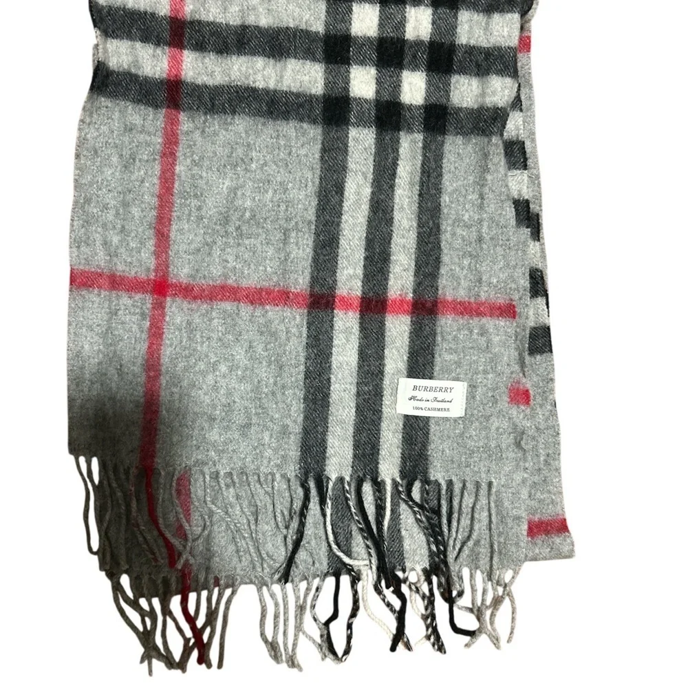 Burberry Grey Cashmere Plaid Scarf Made in Scotland Nova Check